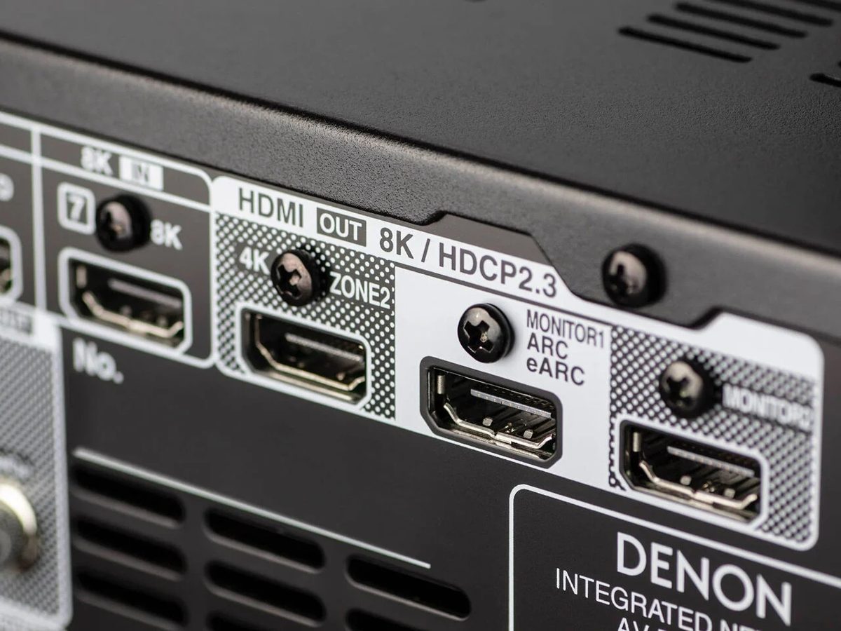 AVR X4700H back closeup2
